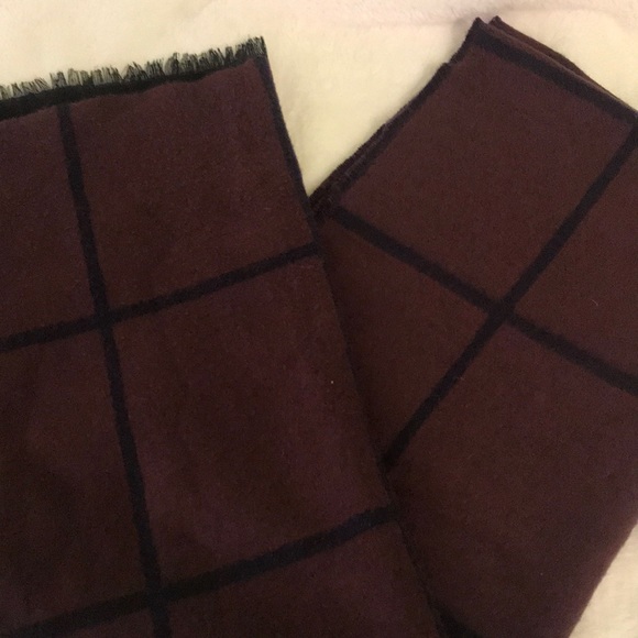 ❄️2 FOR $20❄️ Purple & Black flannel blanket scarf - Picture 3 of 3